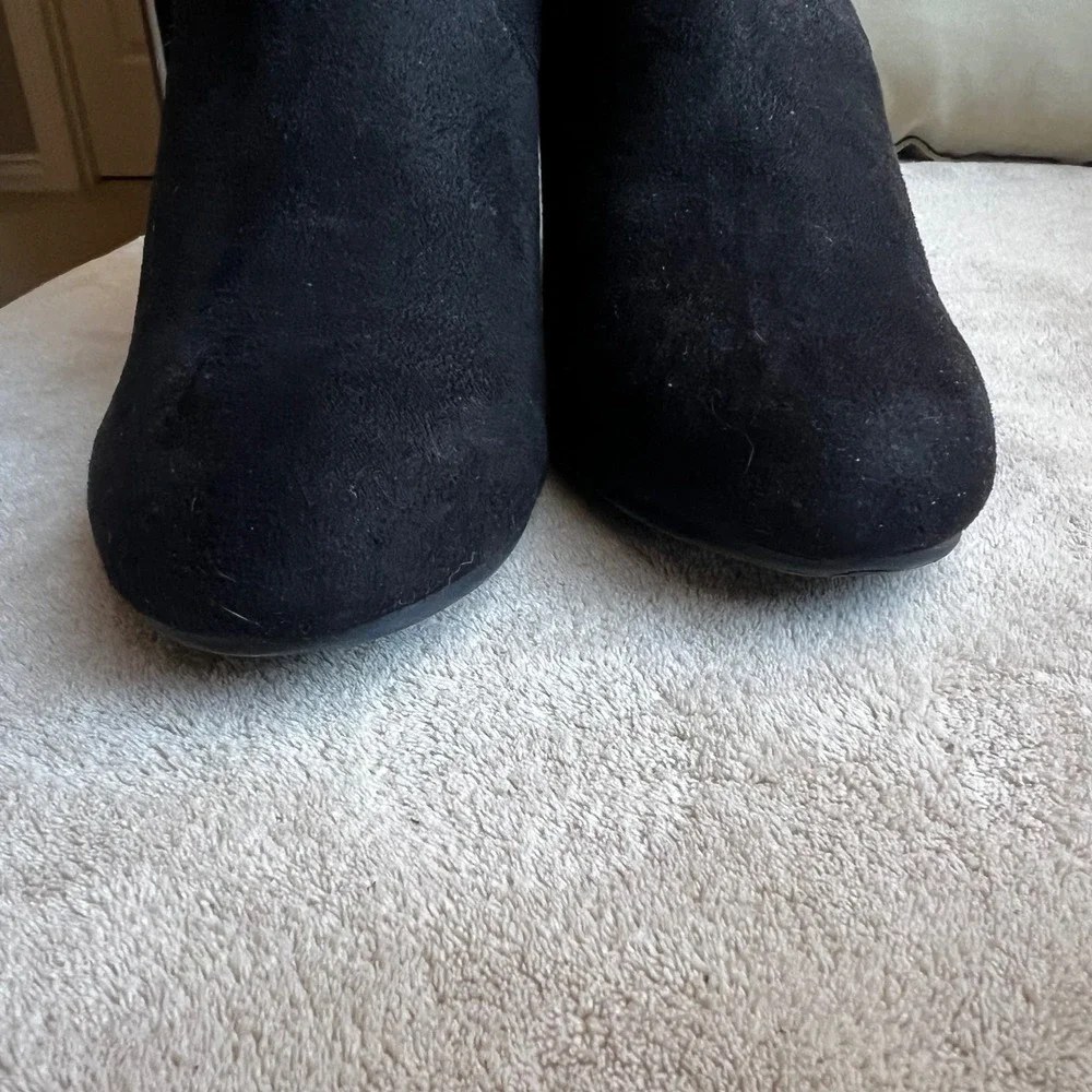Carlos by Carlos Santana‎ Quantum Faux Black Suede Over Knee Boot Heel 7.5